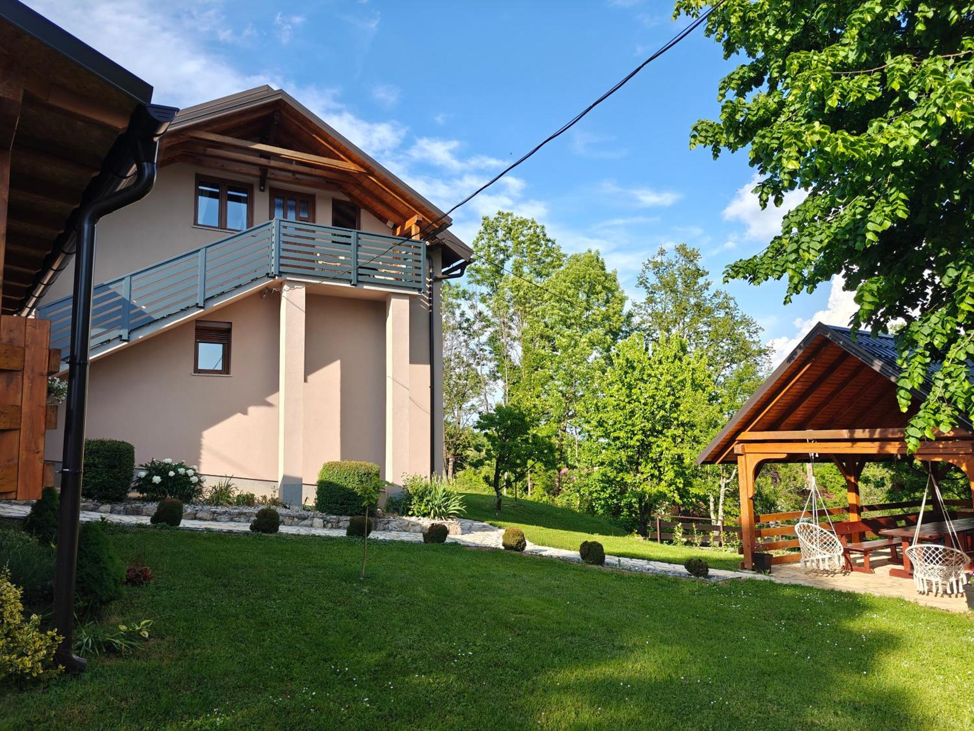 Apartment Sara Rakovica Exterior photo